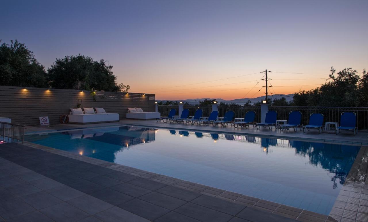 Varouxakis Hotel Платаньяс Екстер'єр фото