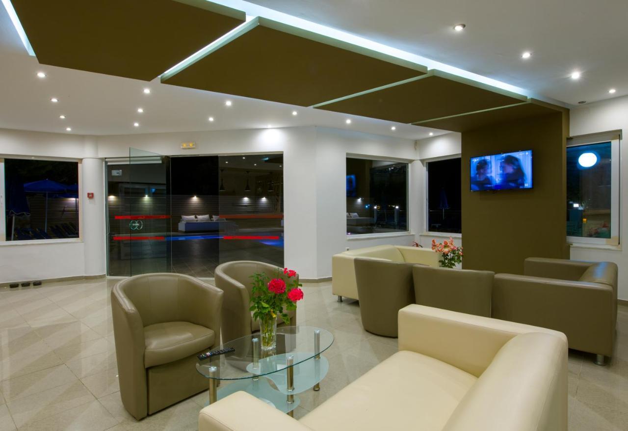 Varouxakis Hotel Платаньяс Екстер'єр фото